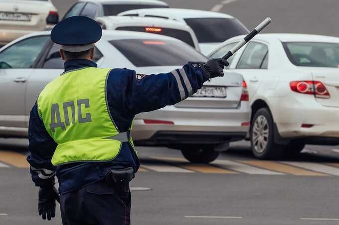 Замглавы ГИБДД Астрахани проверяют после видео со стрельбой