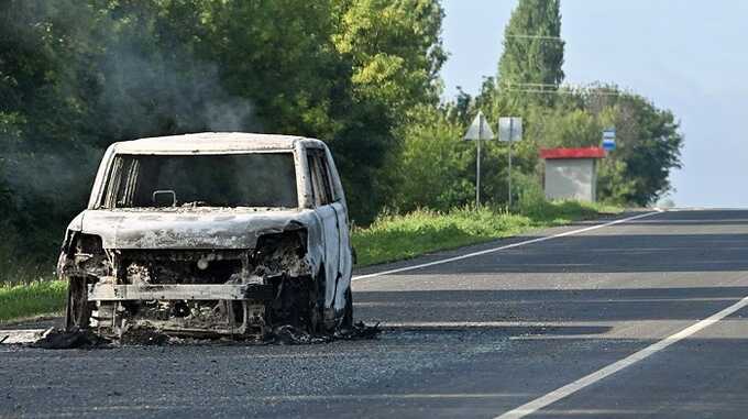 На въезде в Суджу очевидцы засняли разбитые автомобили