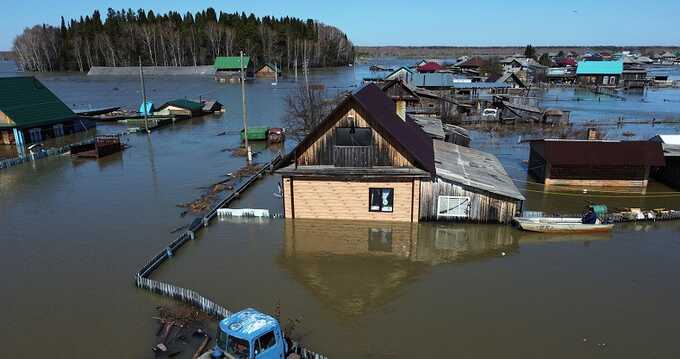 В России вода после прорыва очередной дамбы подбирается к Челябинску